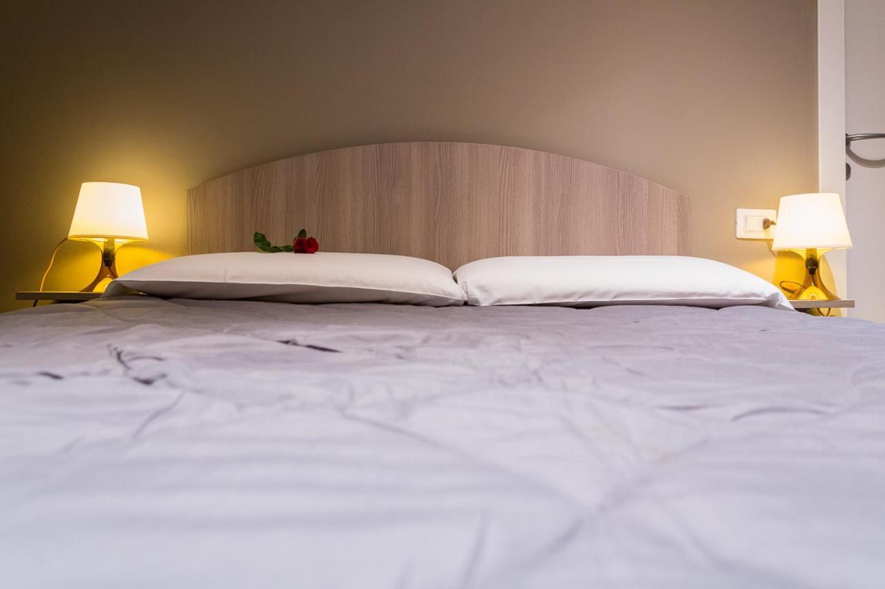 Hh Hermoso Housing Alessandria Buitenkant foto
