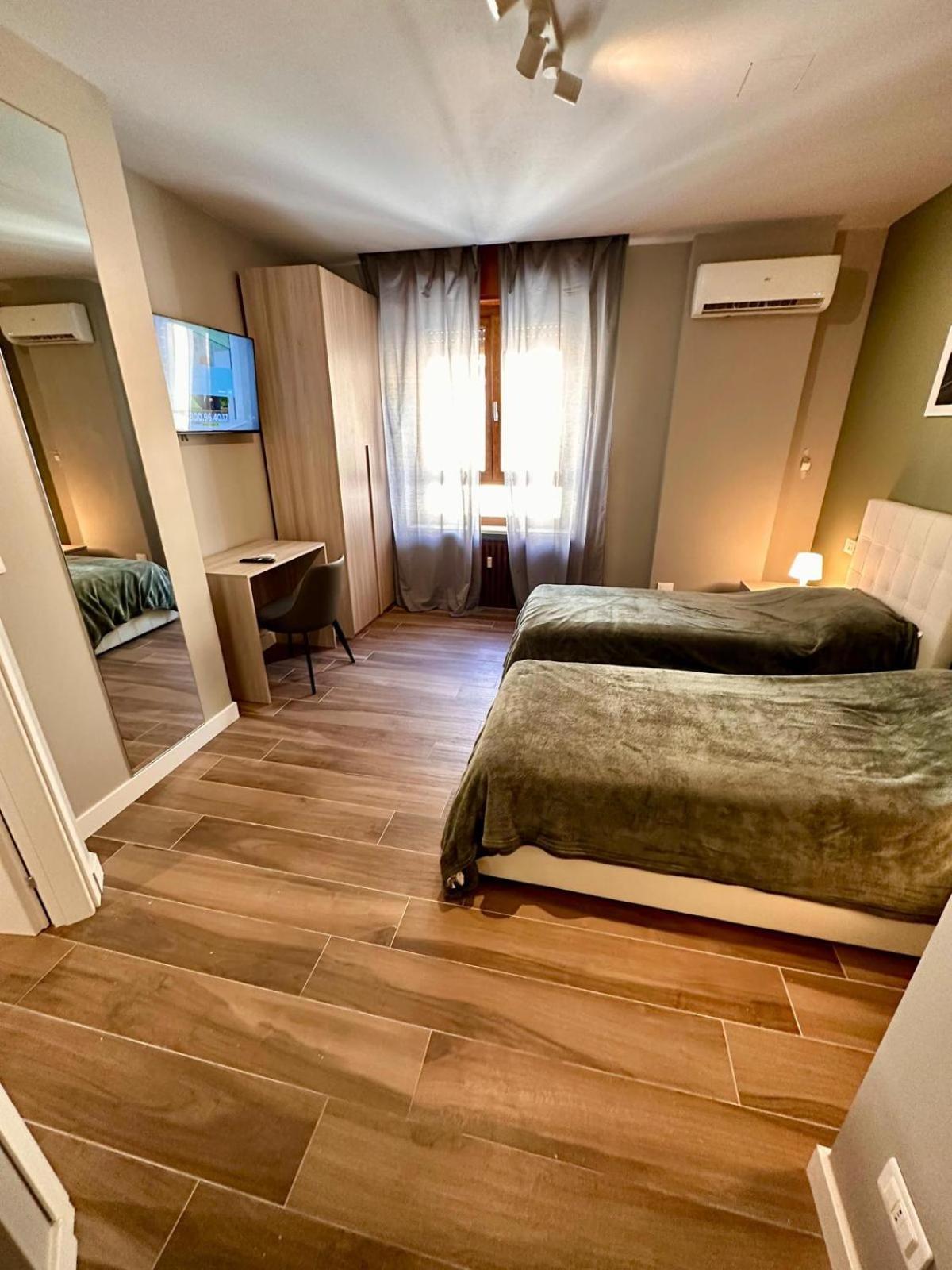 Hh Hermoso Housing Alessandria Buitenkant foto